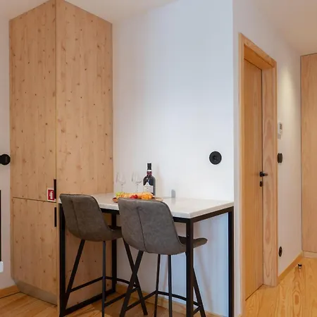 Prime Clerigos By Hosty * ポルト