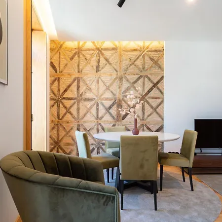 Prime Clerigos By Hosty ポルト