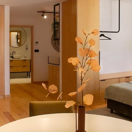 Prime Clerigos By Hosty * ポルト