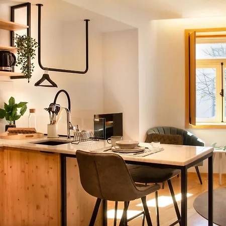 Prime Clerigos By Hosty ポルト