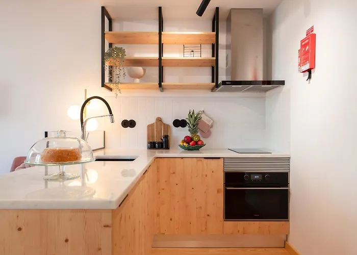 Prime Clerigos By Hosty ポルト