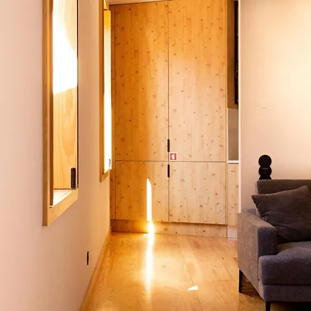 Prime Clerigos By Hosty Porto