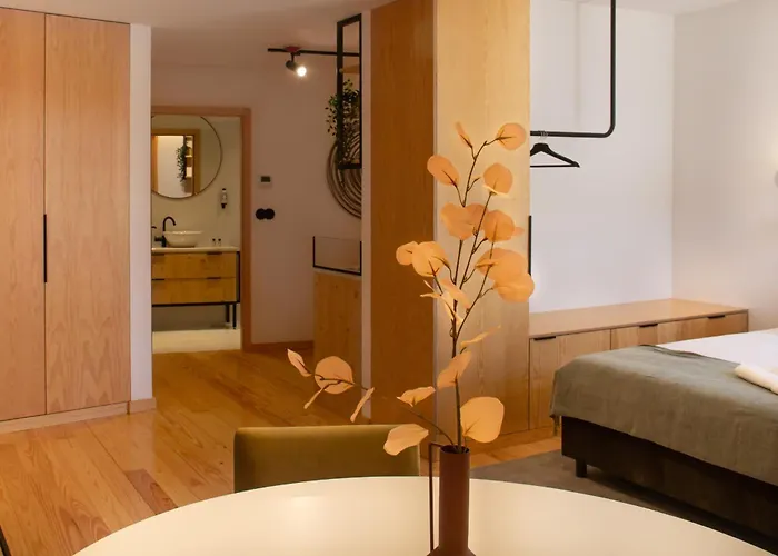 Prime Clerigos By Hosty * Porto